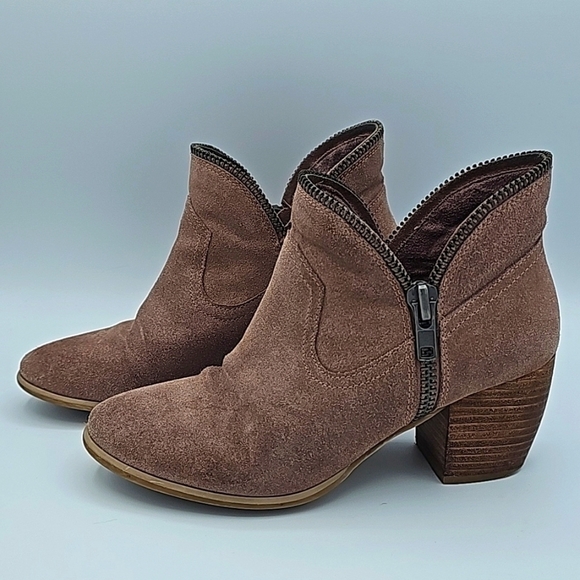 CHINESE Laundry Strawberry Field Ankle Booties Dusty Rose/ Blush 7.5 - Picture 1 of 8